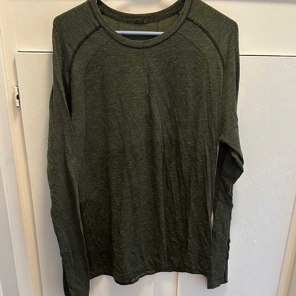 Men’s lululemon athletica Green Long Sleeve Shirt Xl